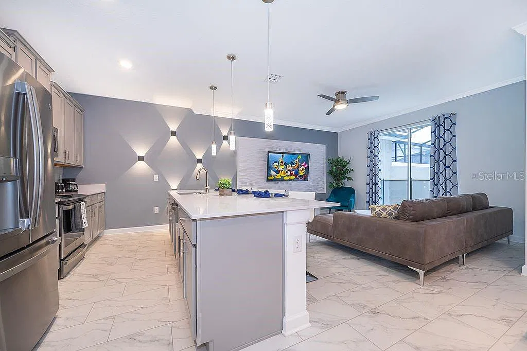 4 bed, 3.0 bath, 1914 sqft, $3,200 — Photo 3