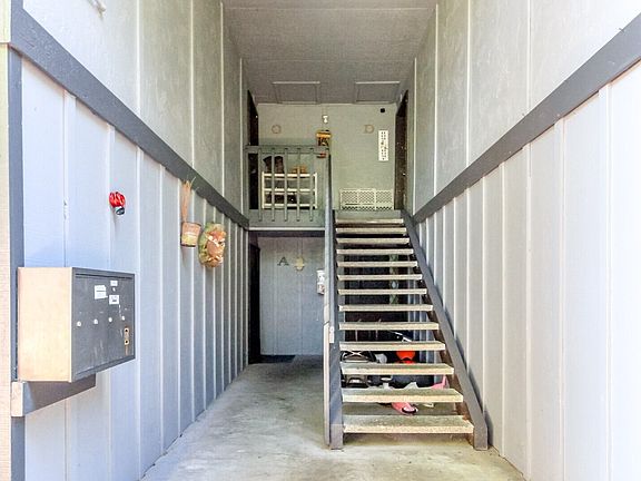 2nd image of 7523 10 Avenue Ct E