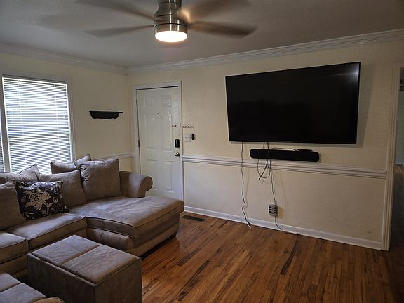 3rd image of 1809 Tyndall Dr #A