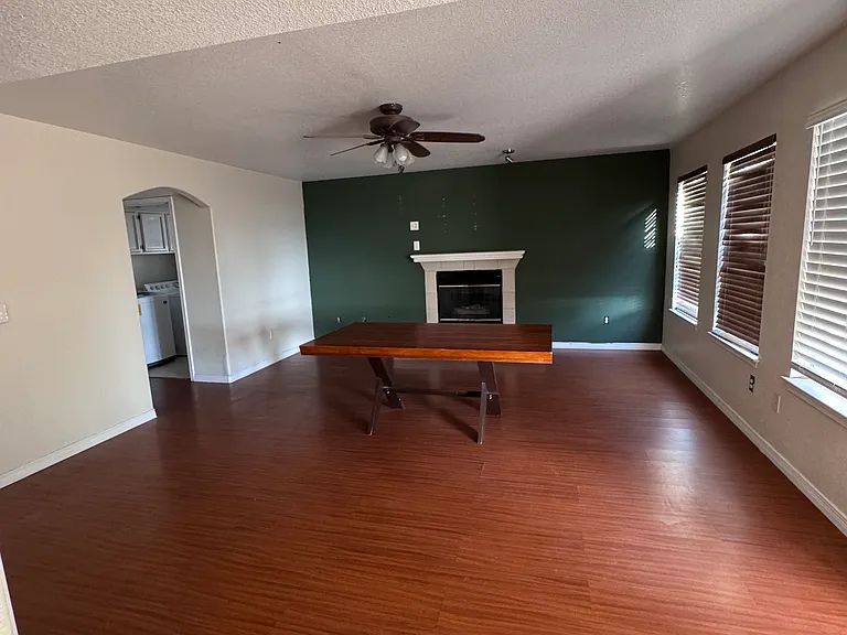 12176 Dos Rios Dr — Photo 4