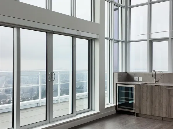 505 Nelson St #2502, Coquitlam, BC V3J 7R4