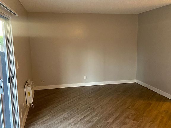 3rd image of 6333 Lexington Ave APT 114