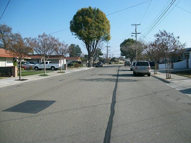 2nd image of 127 El Camino Dr