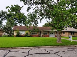 109 Long Dr, Baytown, TX 77521
