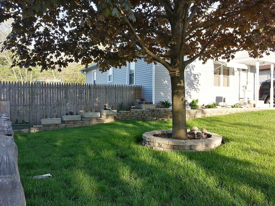 2nd image of 218 Barr Elms Ave