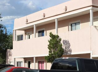 211 Candelaria Rd NW, Albuquerque, NM 87107