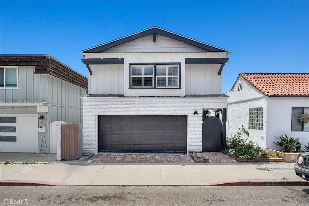 4 bed, 3.5 bath, 2467 sqft, $11,000 — Photo 1
