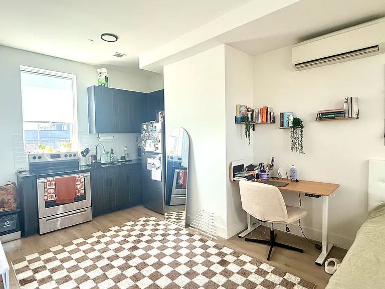1183 New York Ave #5A — Photo 2