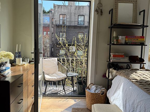 2nd image of 410 W 22nd St APT 4R