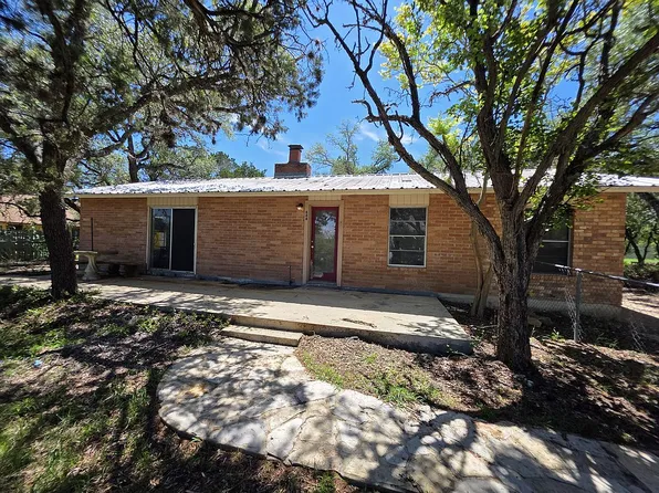 888 Canyon Bnd, Canyon Lake, TX 78133