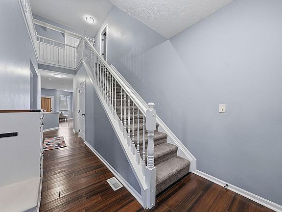 4th image of 8272 Woodstream Dr