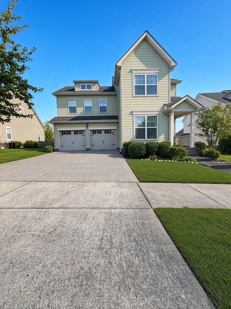 5043 Laughing Brook Lane — Photo 1
