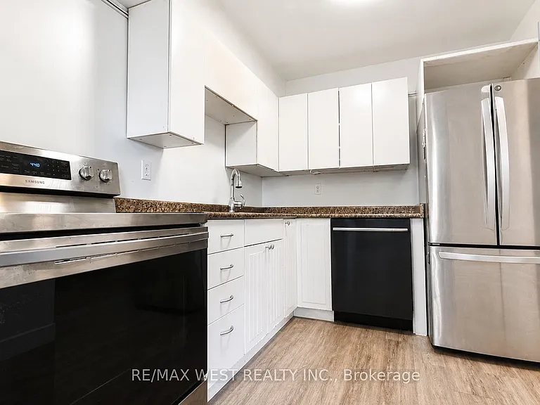 23 Main St #406 — Photo 5