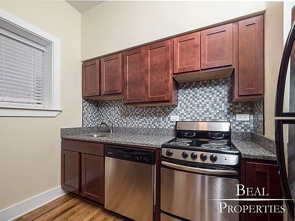5th image of 1425 N Dearborn St #D1