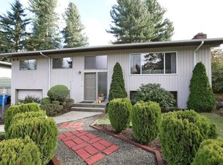 17028 11th Ave NE, Seattle, WA 98155