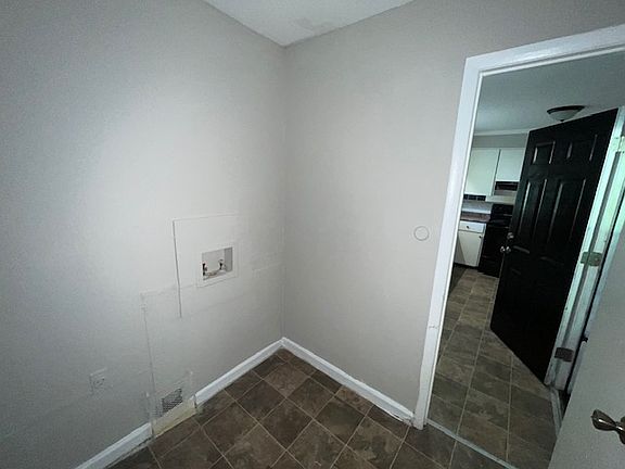 5th image of 2293 Arrowwood Dr