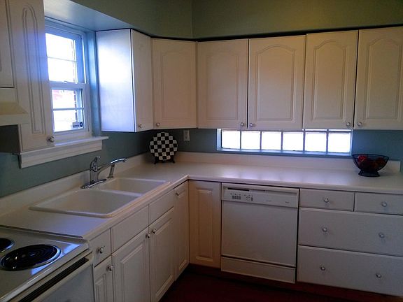 4th image of 3023 Dartmouth Ave