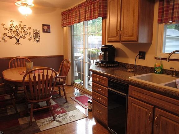 2nd image of 35555 Blanch Ave