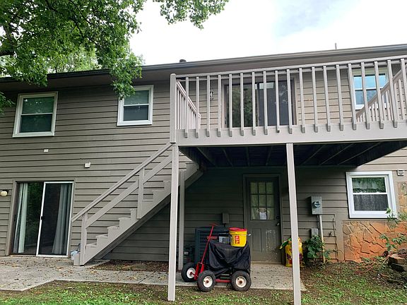 5th image of 2124 Montgomery Cir