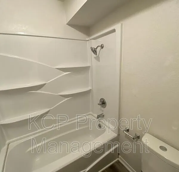 340 W Dogwood St #3 — Photo 6