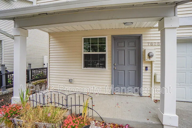 3 bed, 2.5 bath, 1486 sqft, $2,195 — Photo 4