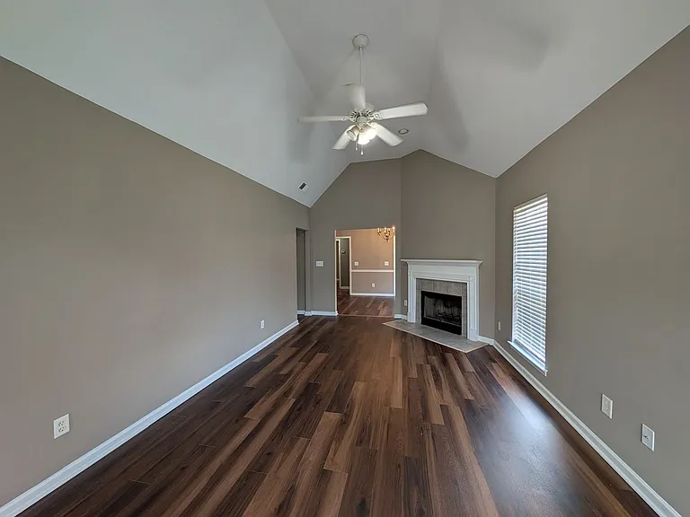 323 Forest Lakes Dr — Photo 2