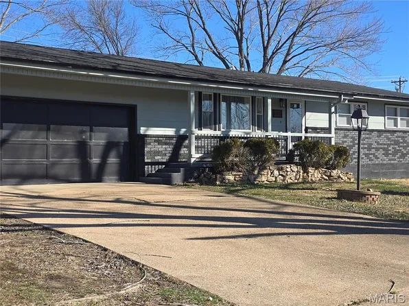 1903 Long Dr, Waynesville, MO 65583