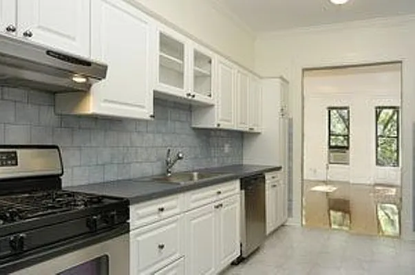 Rented by R New York | media 7