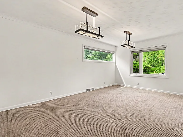 645 Beverly Dr — Photo 5