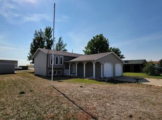 214 Chestnut Ave, Glendive, MT 59330