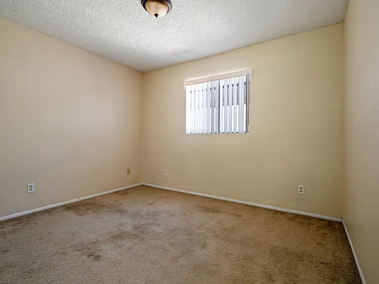 23-web-or-mls-1742 E Pepper Cir Apt 4--20_12132024