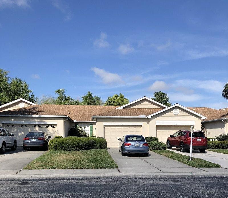 1014 Newpoint Loop - Walk to the South Clubhouse - Enjoy Scenic Landscaping from front and Natural preserve woods from Lanai.