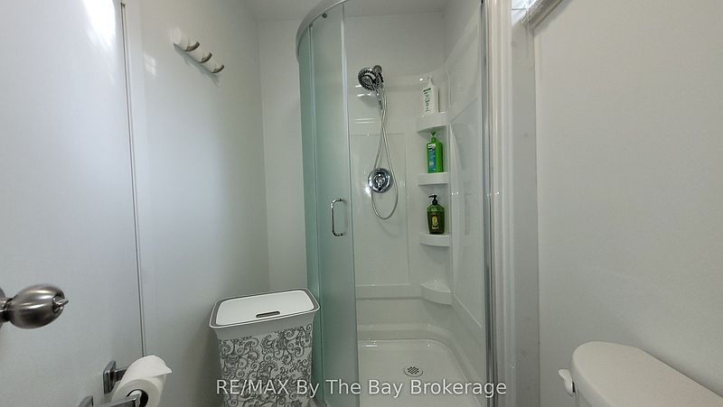 Wasaga Beach House for rent - 5 Bedrooms — photo 36