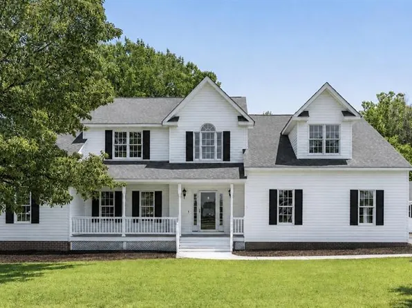 1929 Retreat Dr, Mechanicsville, VA 23111