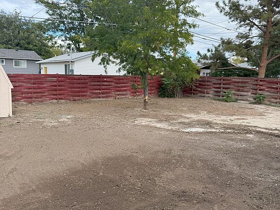 3rd image of 214 W Kennedy Ave