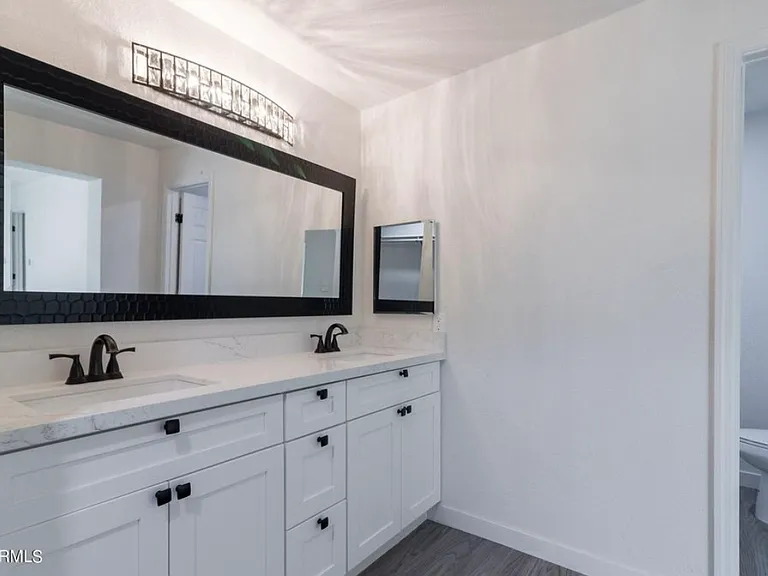719 E Fillmore St — Photo 12