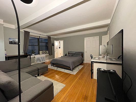 1st image of 455 W 34th St #2HH