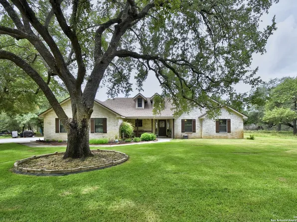 1810 Burr Oak, Adkins, TX 78101
