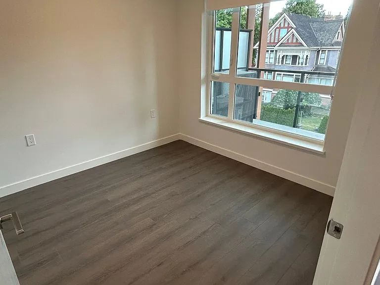 82 1st St #4XX — Photo 6