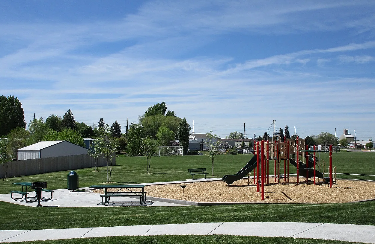 Grove at Riverside — Photo 3