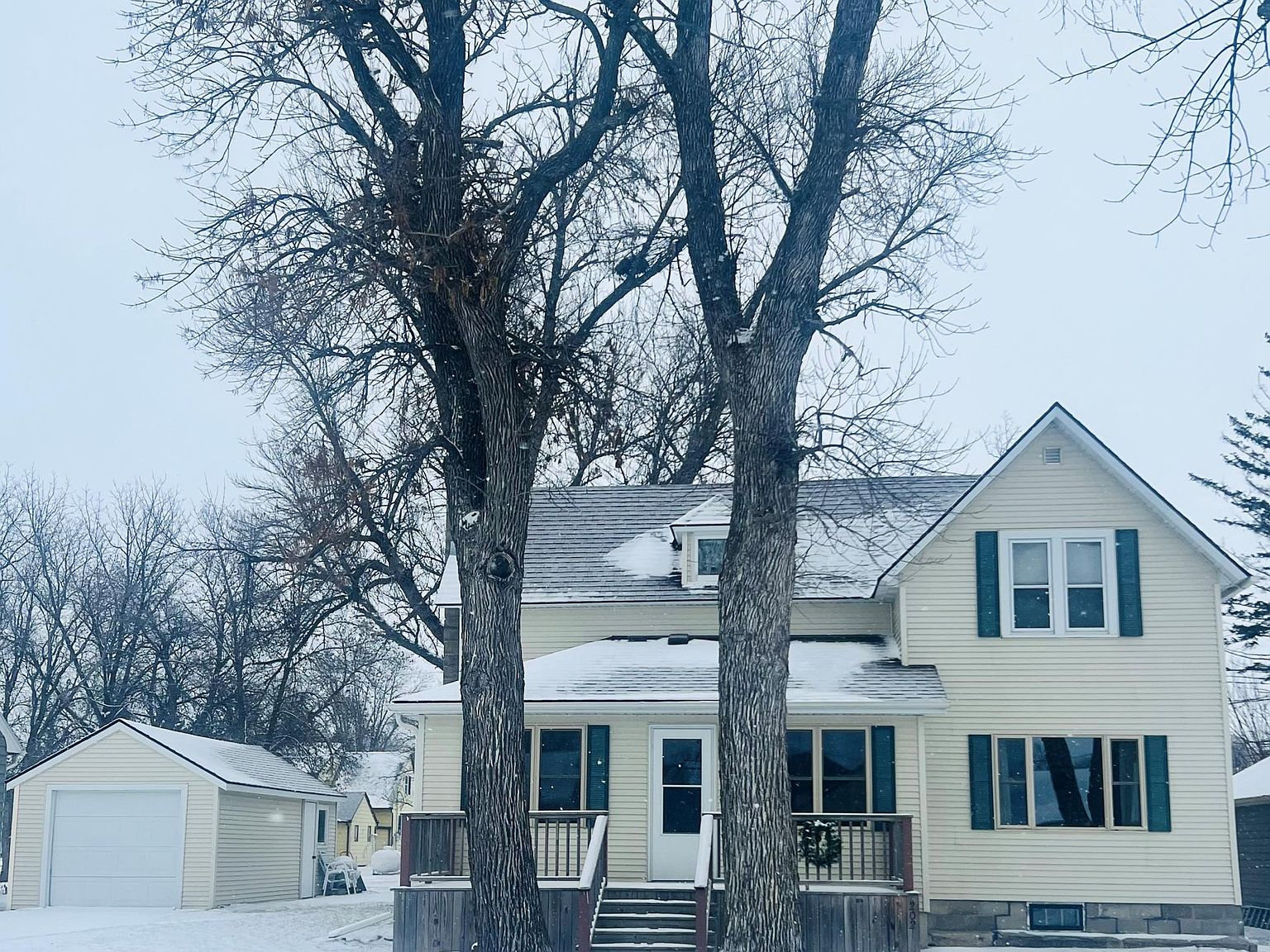 202 1st St E, Chokio, MN 56221 MLS 6475541 Zillow