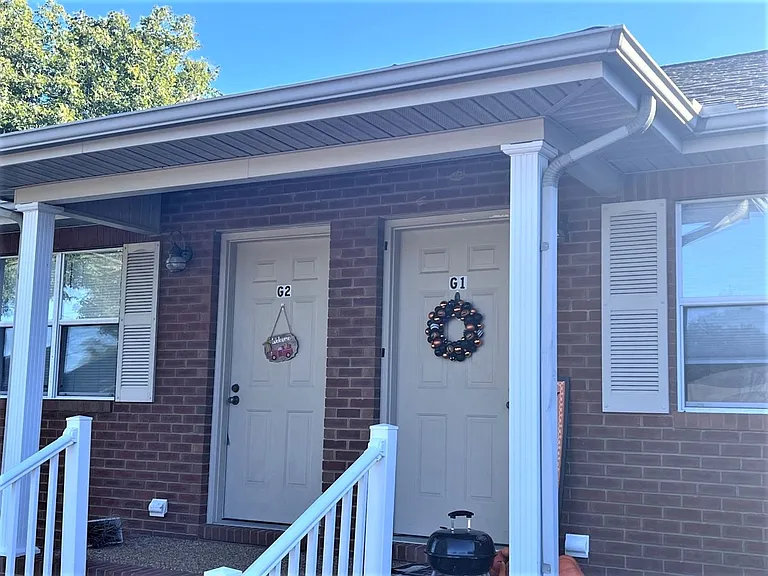 579 Baker Rd — Photo 2