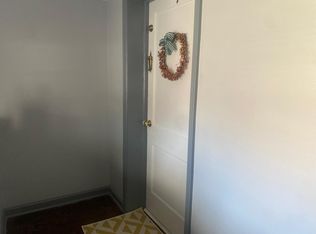 221 S 38th Ave #4, Omaha, NE 68131