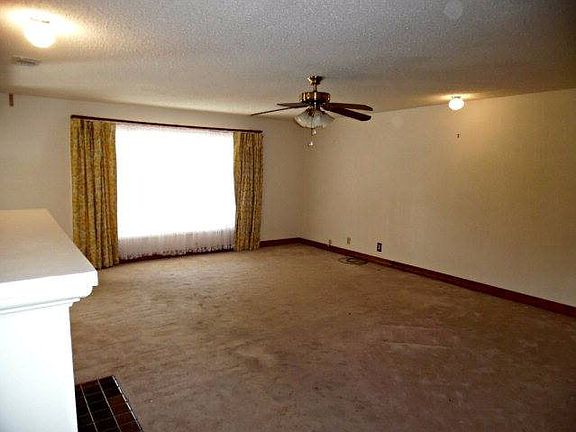 3rd image of 1112 Whitewing Dr