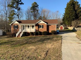 208 Oak Forest Ln, Trinity, NC 27370