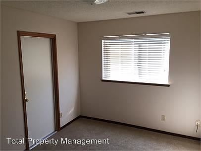 2nd image of 133 N Simon St