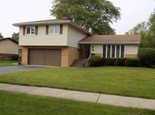 2812 Tarpon Ct, Homewood, IL 60430