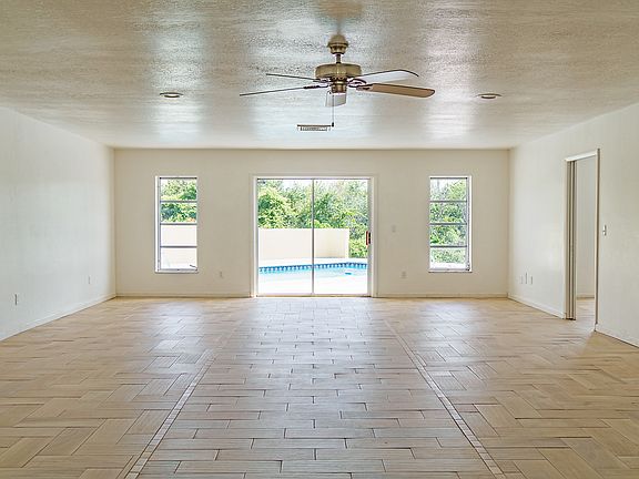 5th image of 608 Ramie Ln