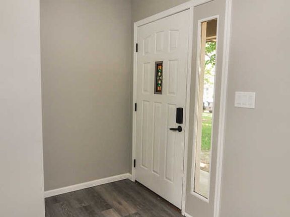 3rd image of 4310 Mayflower Dr