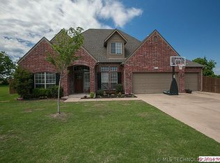 2614 S 10th St, Broken Arrow, OK 74012